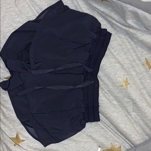 lululemon 2.5 hotty hot shorts